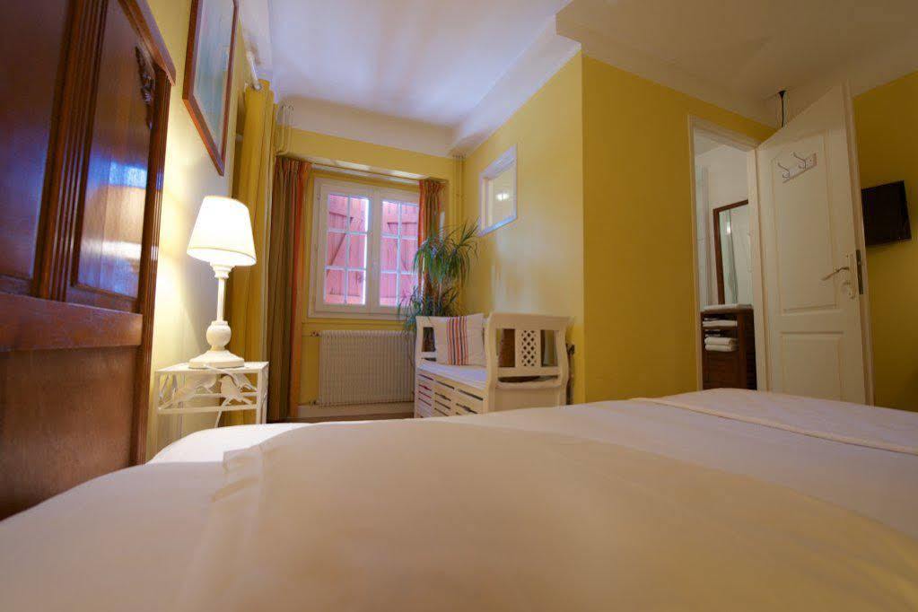 Auberge Chez Tante Ursule Камбо-ле-Бен Екстериор снимка