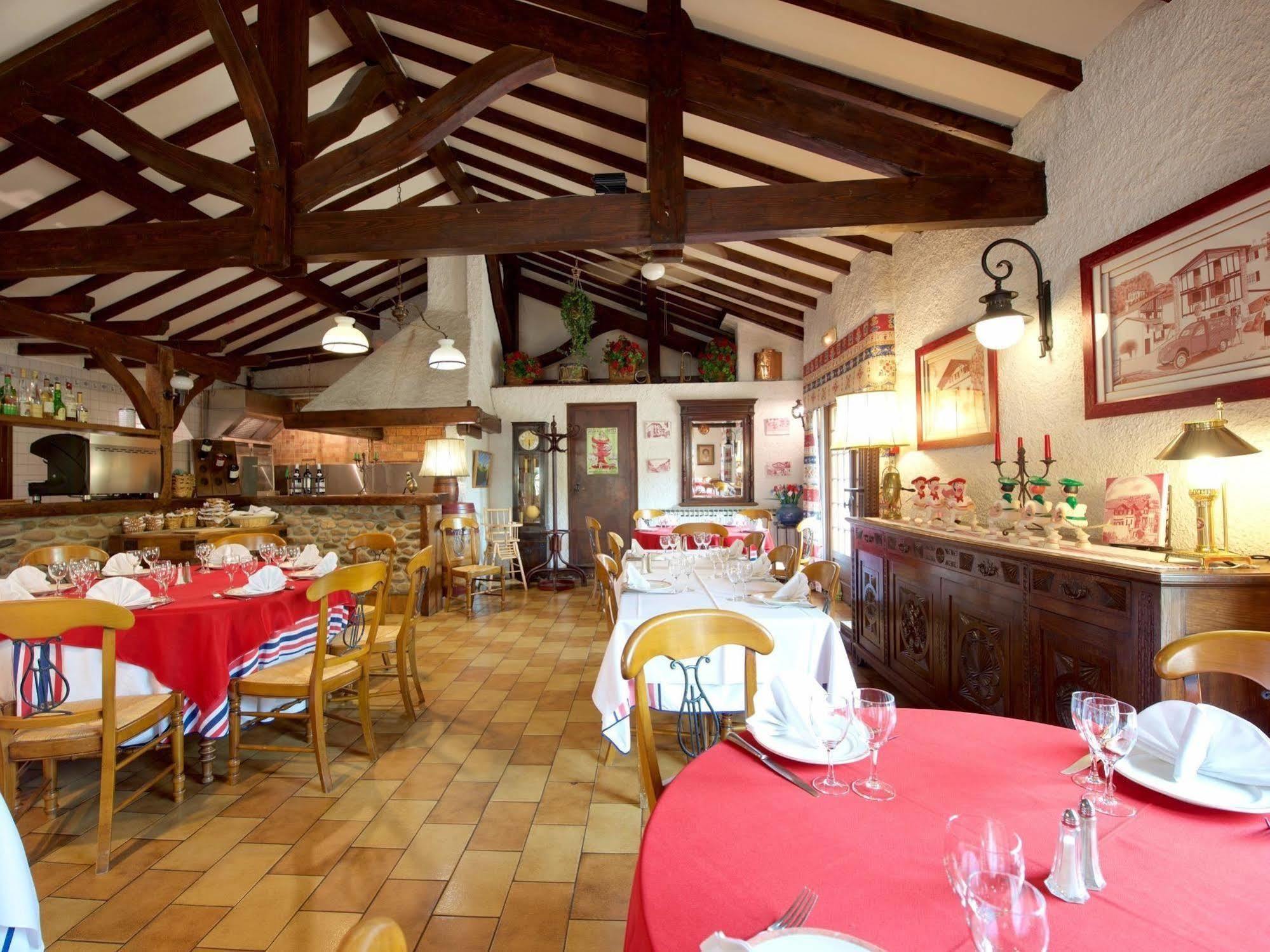 Auberge Chez Tante Ursule Камбо-ле-Бен Екстериор снимка