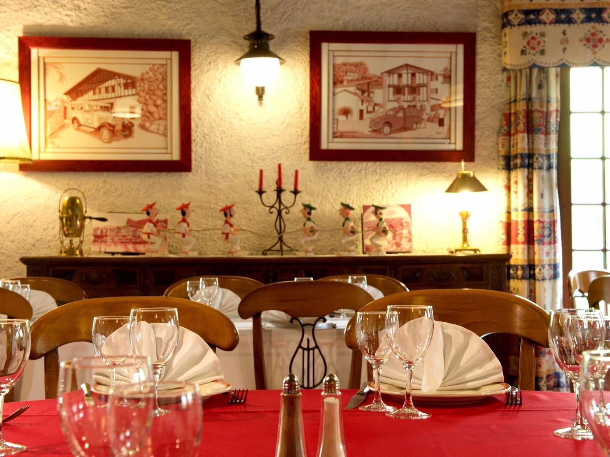 Auberge Chez Tante Ursule Камбо-ле-Бен Екстериор снимка