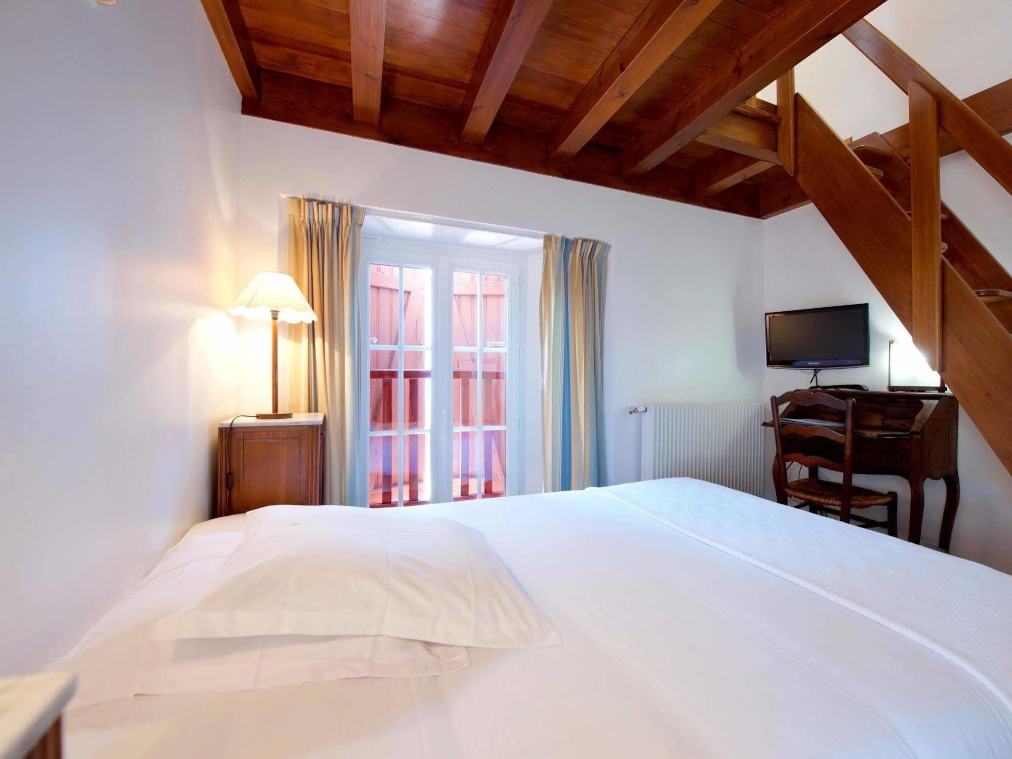 Auberge Chez Tante Ursule Камбо-ле-Бен Екстериор снимка