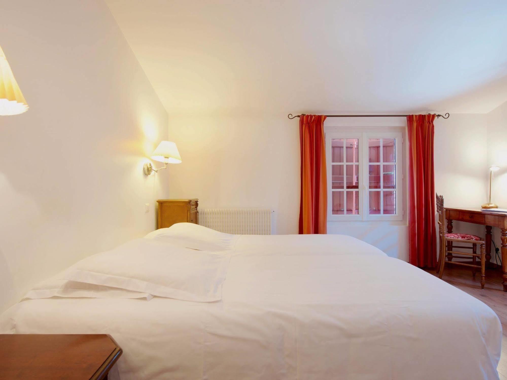 Auberge Chez Tante Ursule Камбо-ле-Бен Екстериор снимка