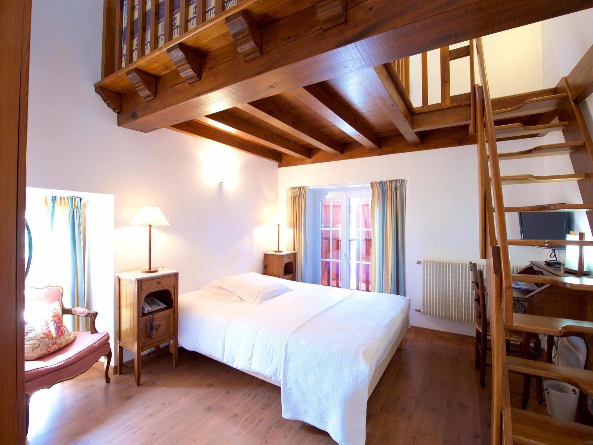 Auberge Chez Tante Ursule Камбо-ле-Бен Екстериор снимка