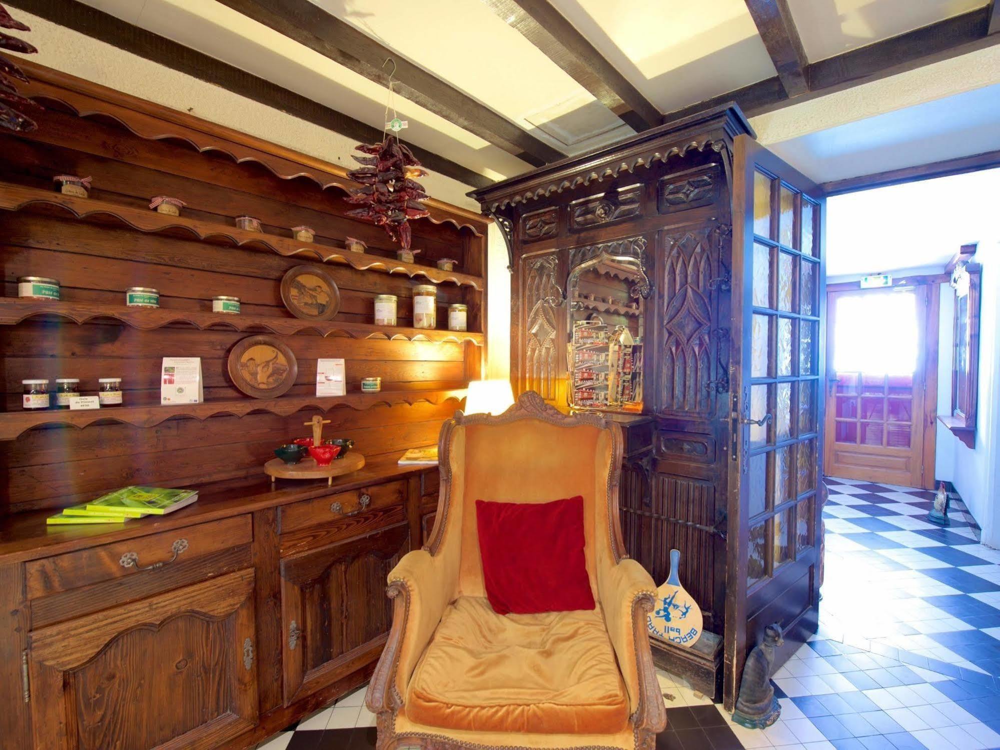 Auberge Chez Tante Ursule Камбо-ле-Бен Екстериор снимка